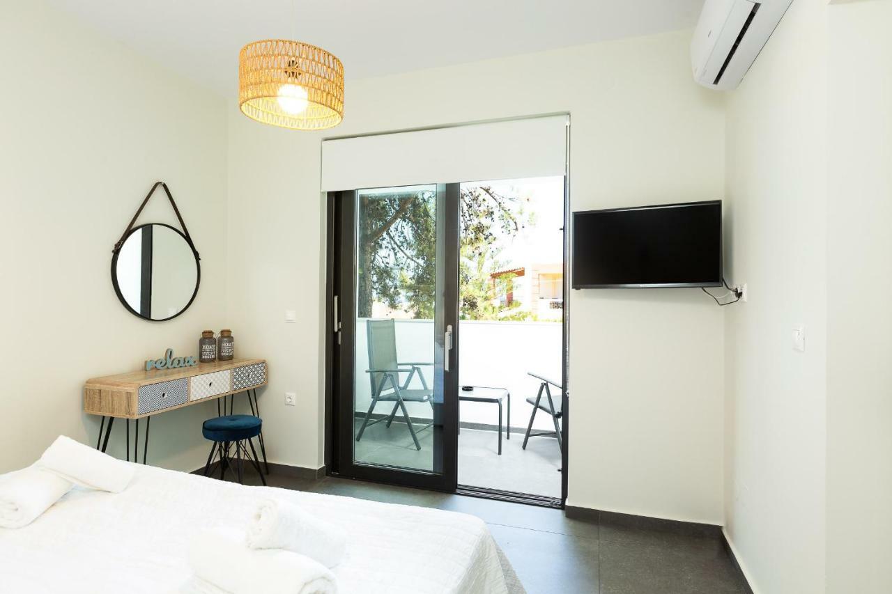 Nisos Villa, Pool & Heated Spawhirlpool, Walking To Beach, By Thinkvilla Sfáka Exteriör bild